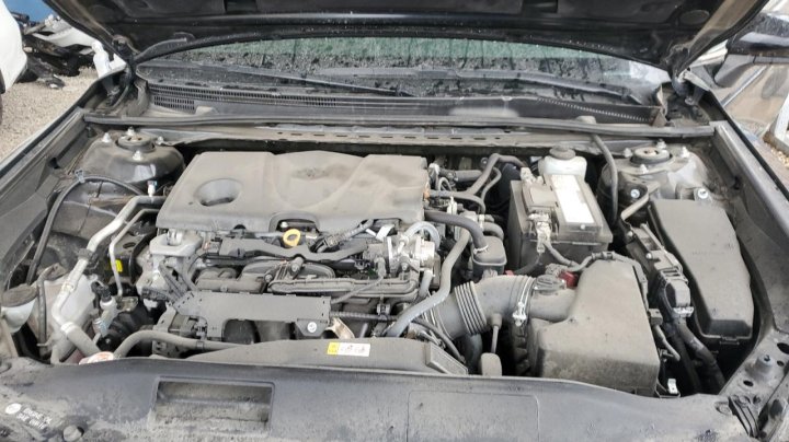 Toyota Camry  2021