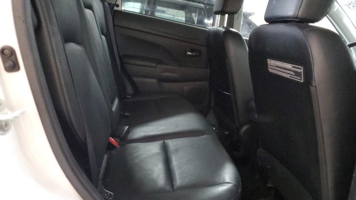 Mitsubishi OUTLANDER SPORT  2017