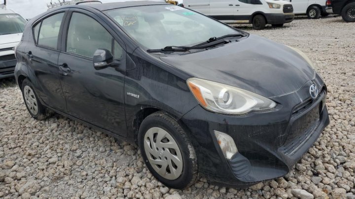 Toyota PRIUS C  2016