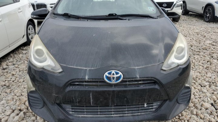 Toyota PRIUS C  2016