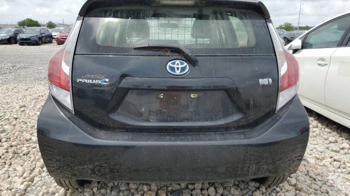 Toyota PRIUS C  2016
