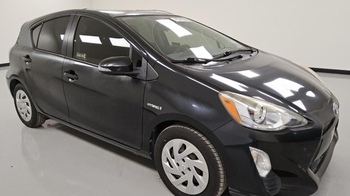 Toyota PRIUS C  2016