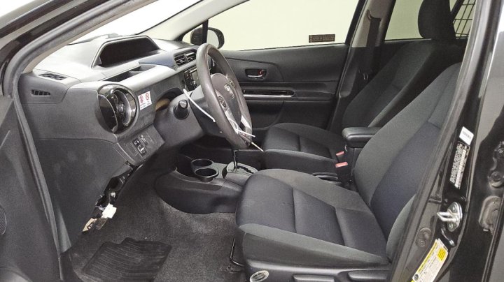 Toyota PRIUS C  2016