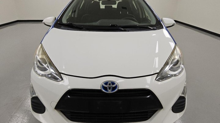 Toyota PRIUS C  2016