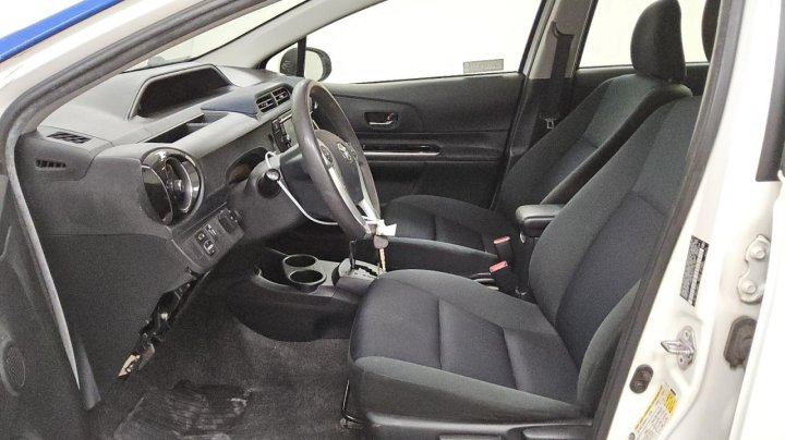 Toyota PRIUS C  2016