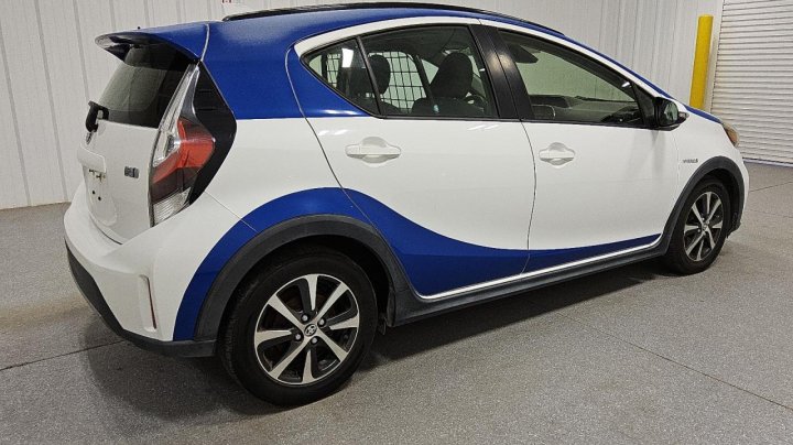 Toyota PRIUS C  2018
