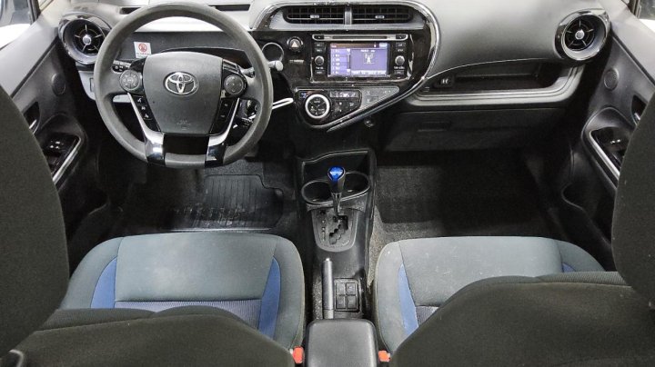 Toyota PRIUS C  2018