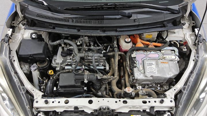 Toyota PRIUS C  2018