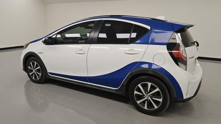 Toyota PRIUS C  2018