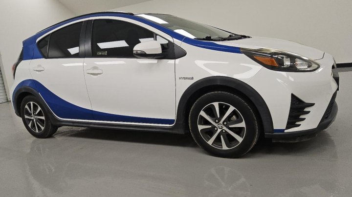 Toyota PRIUS C  2018