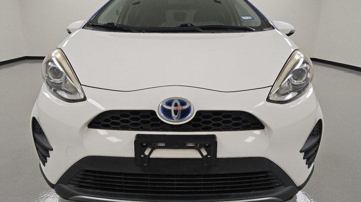 Toyota PRIUS C  2018
