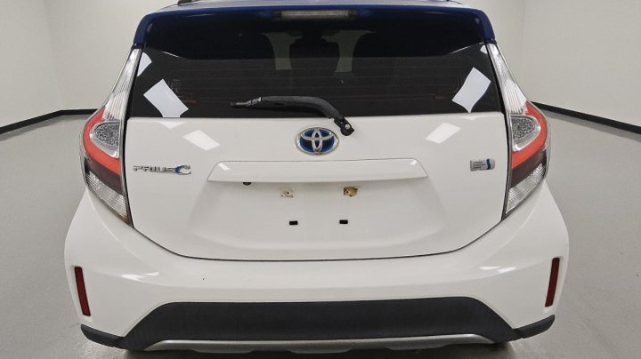 Toyota PRIUS C  2018