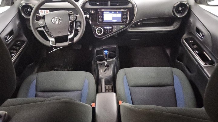 Toyota PRIUS C  2018