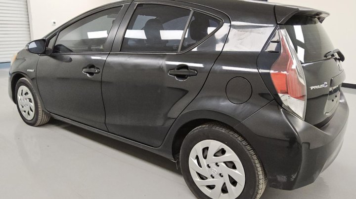 Toyota PRIUS C  2016