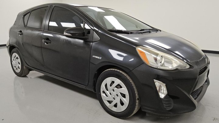 Toyota PRIUS C  2016