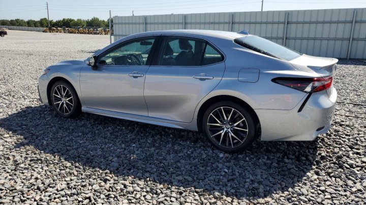 Toyota Camry  2023