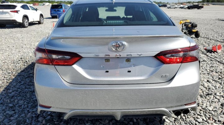 Toyota Camry  2023