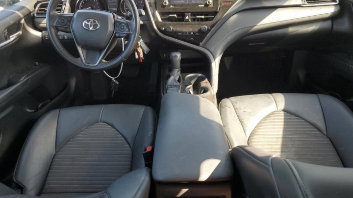 Toyota Camry  2023