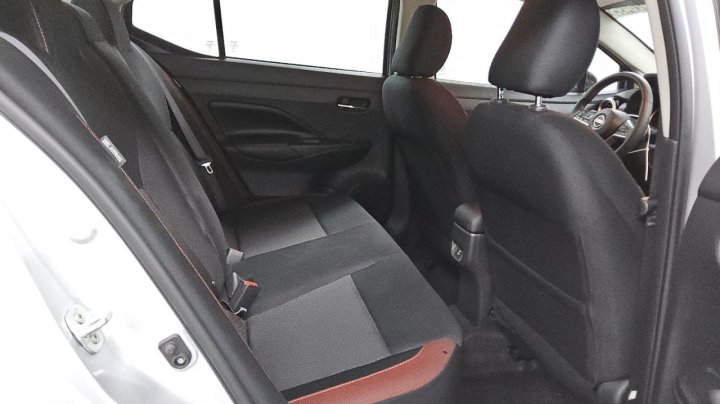 Nissan Versa  2023