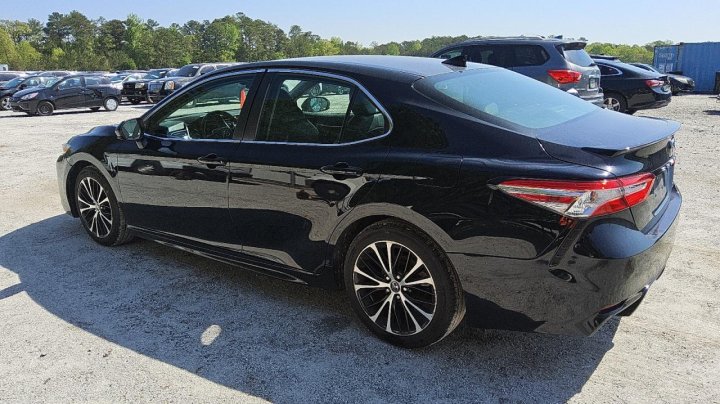 Toyota Camry  2020