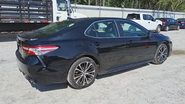 Toyota Camry  2020