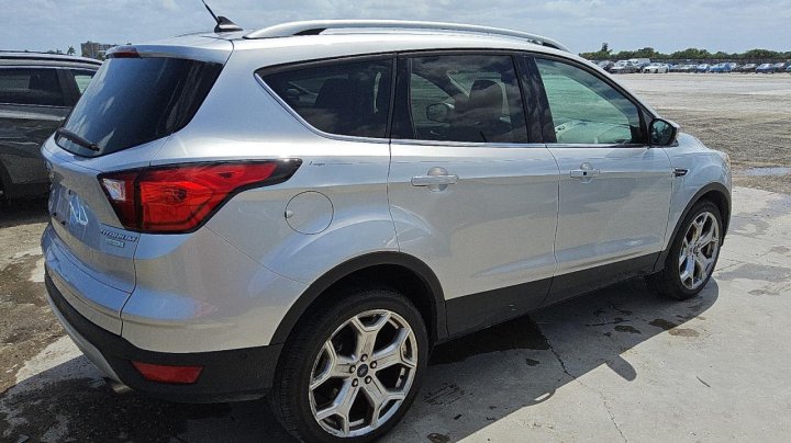Ford Escape TITANIUM 2019