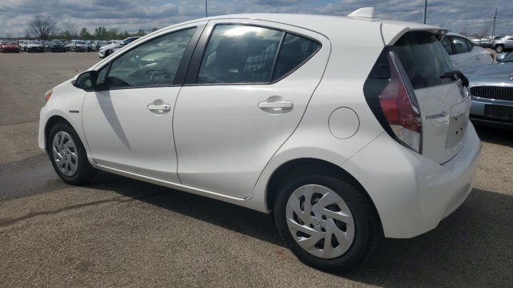 Toyota PRIUS C  2016