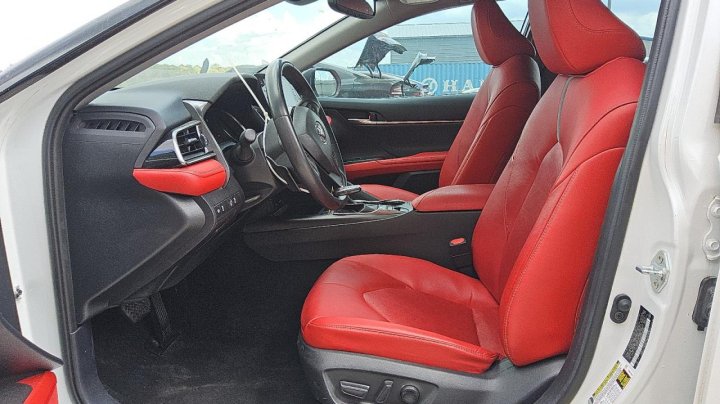 Toyota Camry  2021