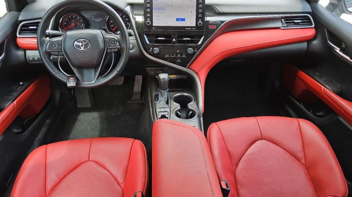 Toyota Camry  2021