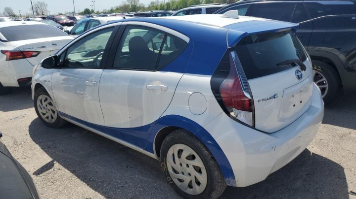 Toyota PRIUS C  2016