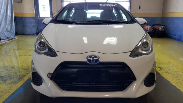 Toyota PRIUS C  2016