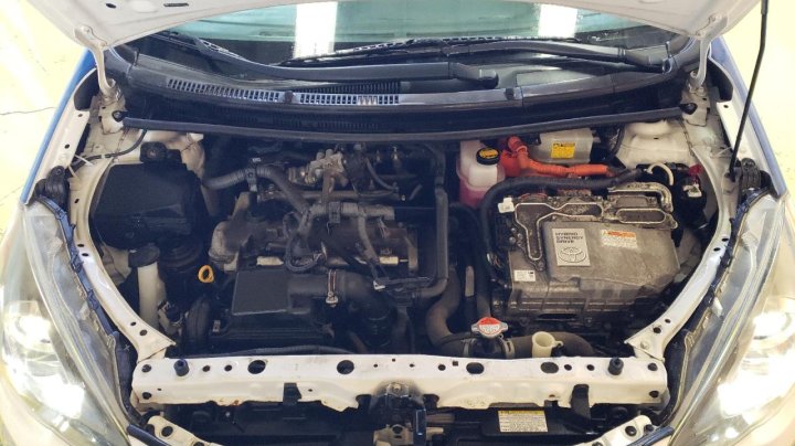 Toyota PRIUS C  2016