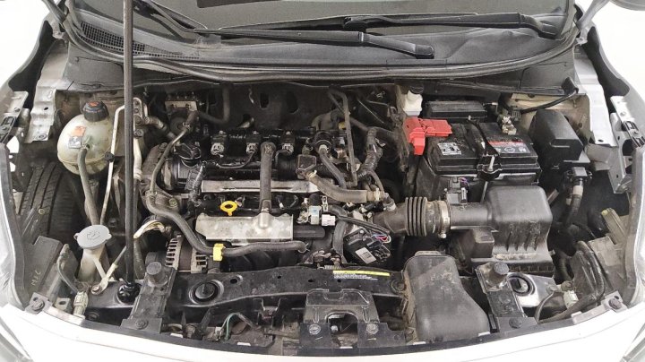 Nissan Versa  2021