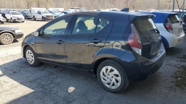 Toyota PRIUS C  2016