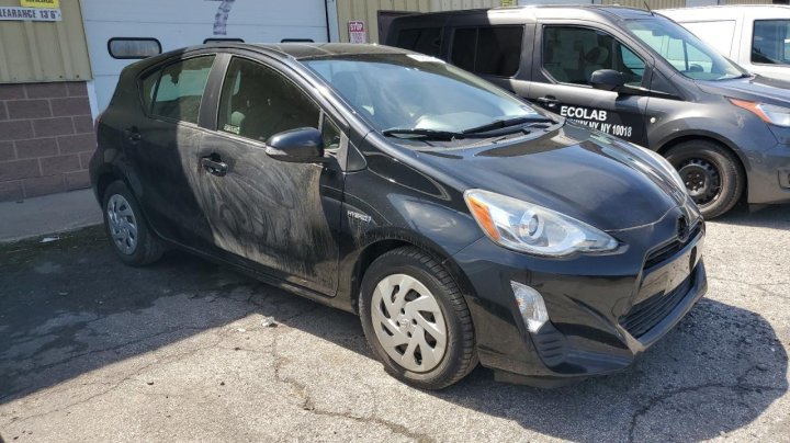 Toyota PRIUS C  2016