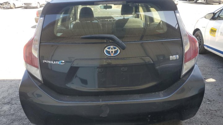 Toyota PRIUS C  2016