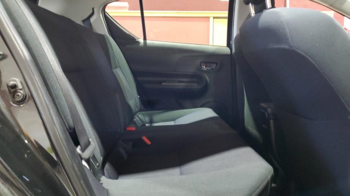 Toyota PRIUS C  2016
