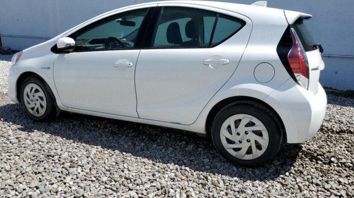 Toyota PRIUS C  2016