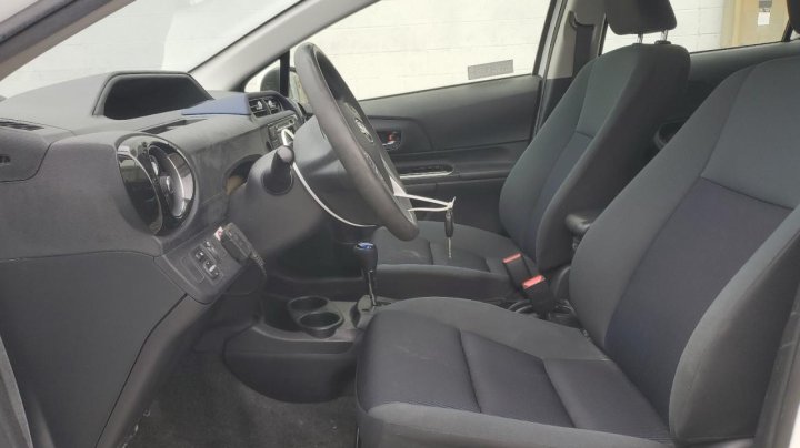 Toyota PRIUS C  2016