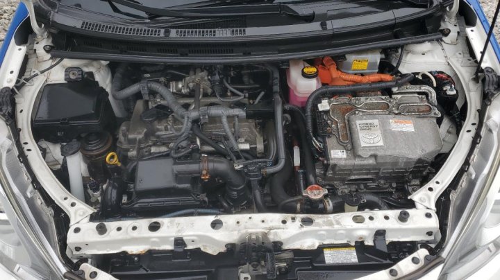 Toyota PRIUS C  2016