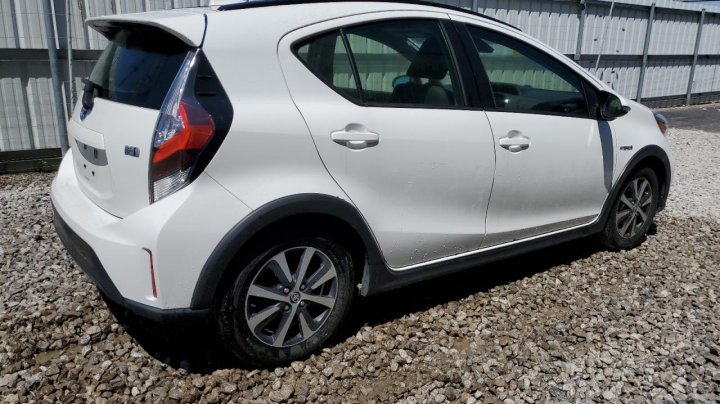 Toyota PRIUS C  2018