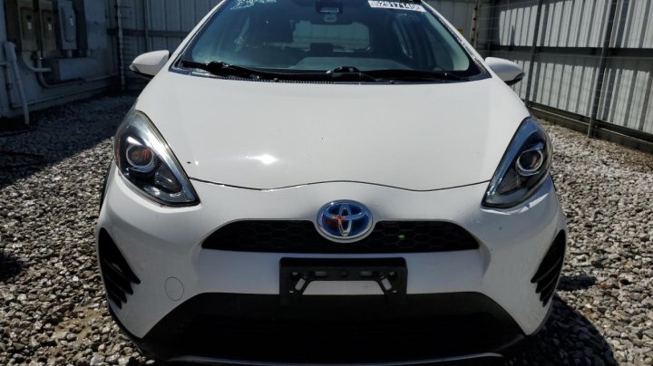 Toyota PRIUS C  2018