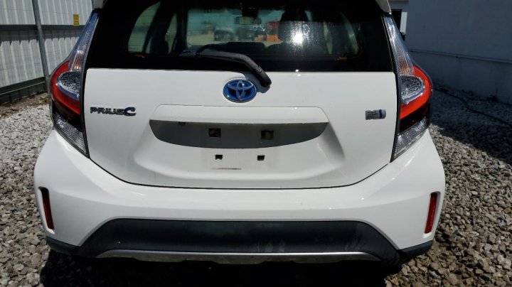 Toyota PRIUS C  2018