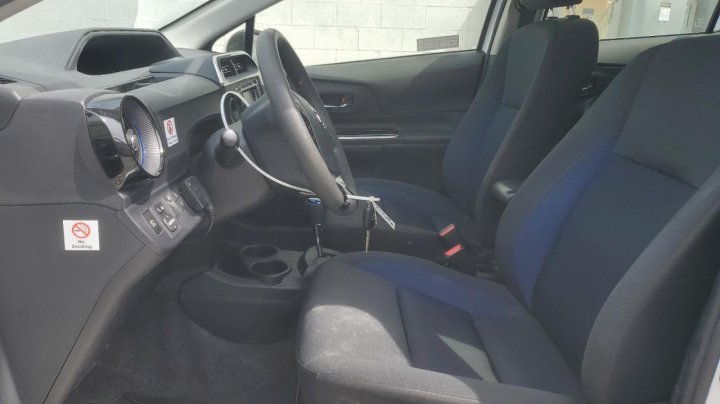 Toyota PRIUS C  2018