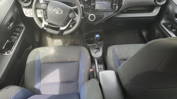 Toyota PRIUS C  2018