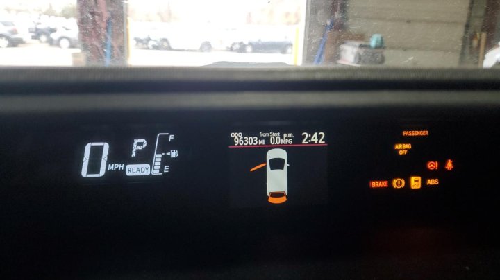 Toyota PRIUS C  2016