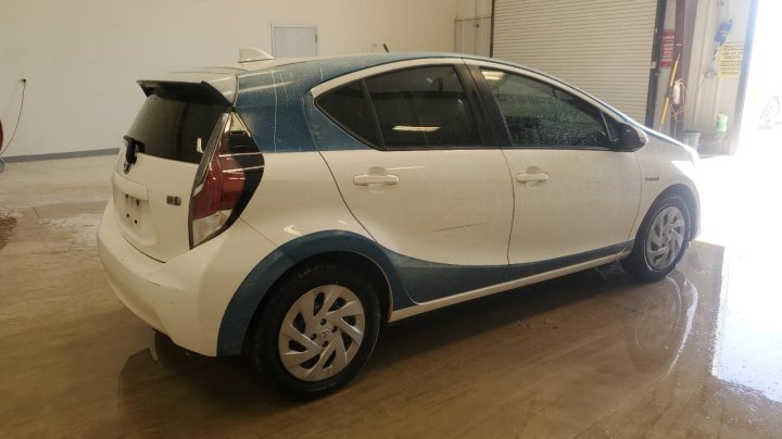 Toyota PRIUS C  2016