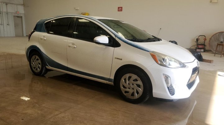 Toyota PRIUS C  2016