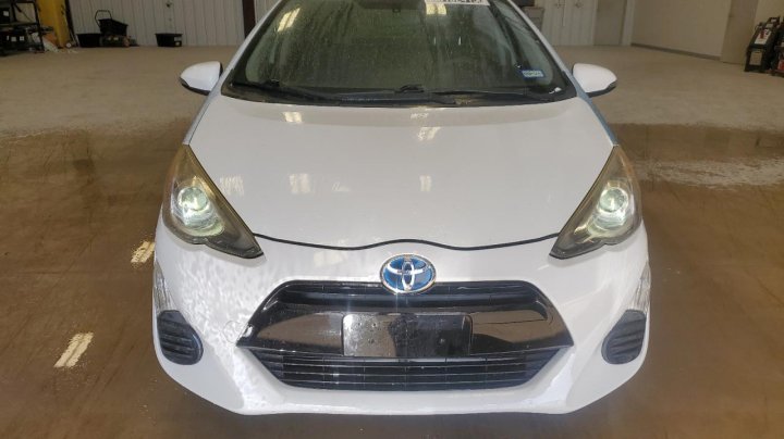 Toyota PRIUS C  2016