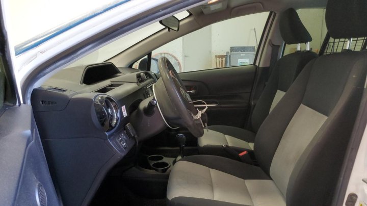 Toyota PRIUS C  2016